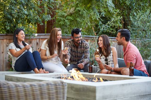 Weekend or Weekday: How to Choose the Best Time for Your Next Party